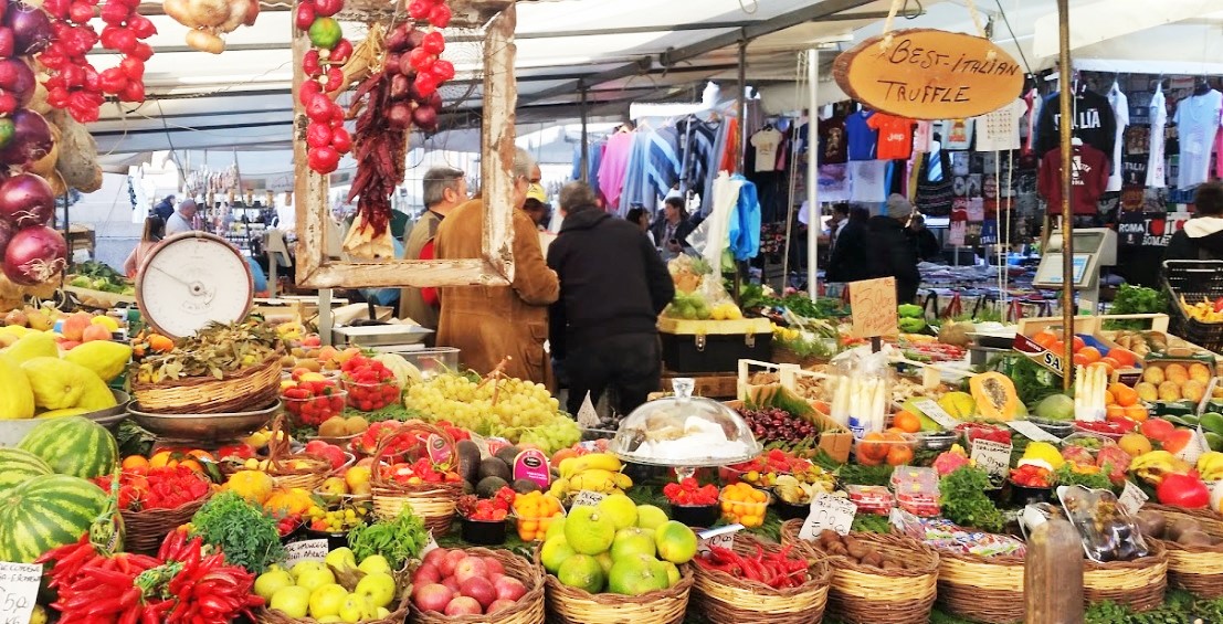 Сезонные овощи на рынке Кампо де Фьёри