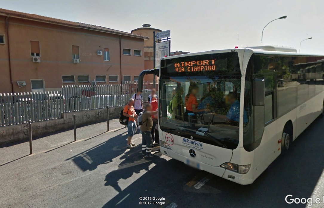 Автобусная остановка на станции Чампино