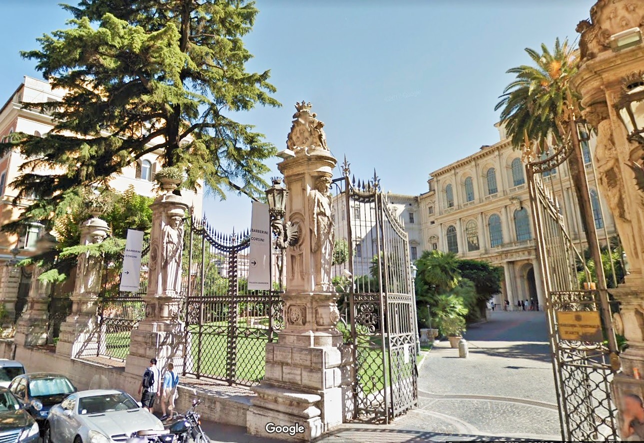 Главные ворота на территорию дворца Барберини 