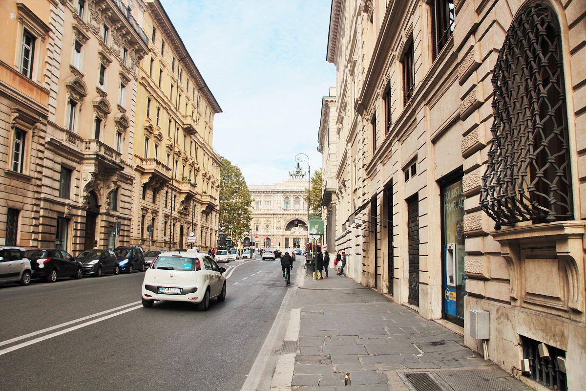 Одна из улиц в центре Рима 