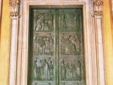 Врата Таинств в Ватикане