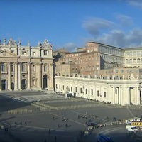 С главной площади Ватикана уходит Рождество