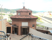 Башня над лифтовой шахтой на крыше собора