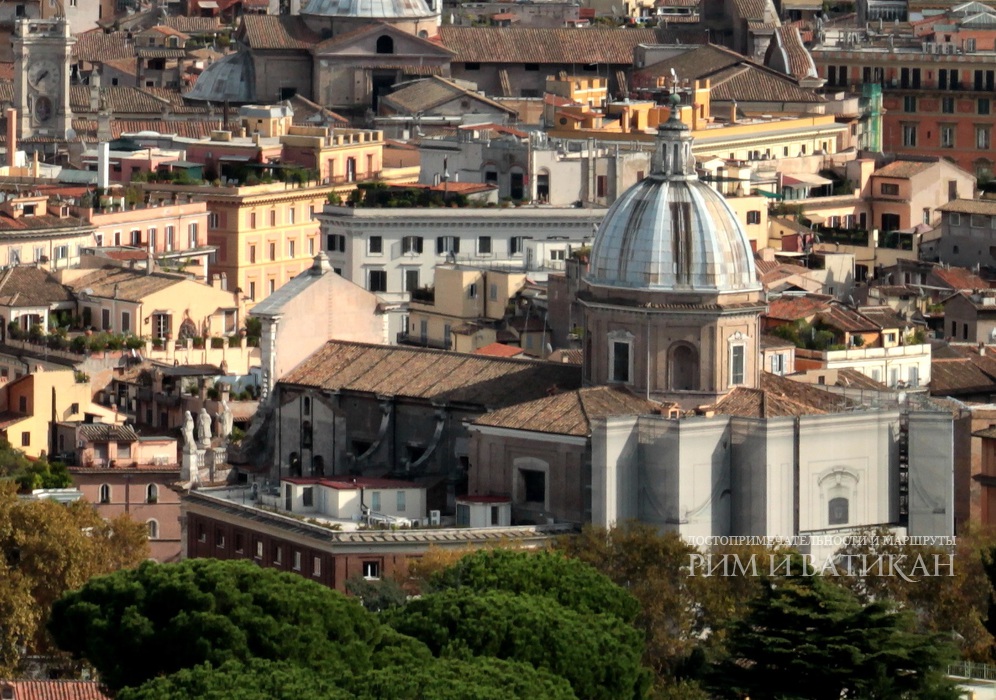 Вид на базилику с купола Собора Св. Петра в Ватикане