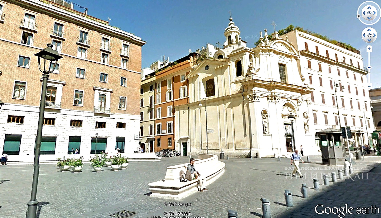 Площадь Сан Сильвестри в Риме